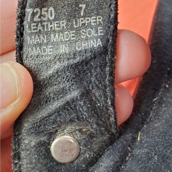 Minnetonka Black Leather Flip Flops - Picture 5 of 6